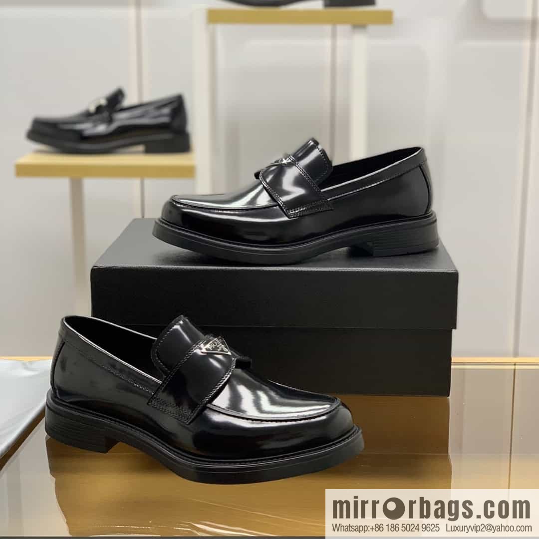 PRADA Prada men's loafers crafted in black smooth cow leather (fabric)