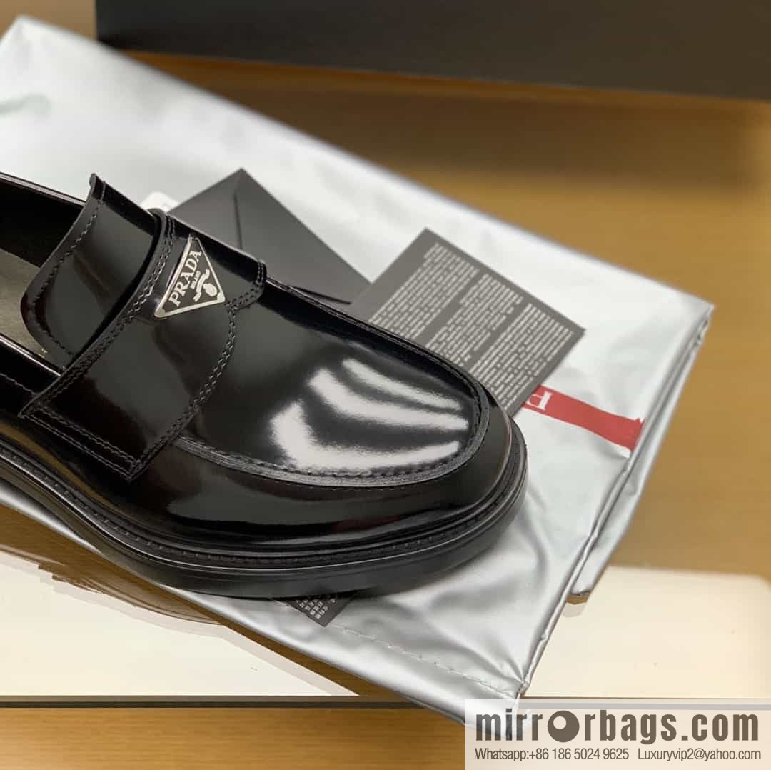 PRADA Prada men's loafers crafted in black smooth cow leather (fabric)