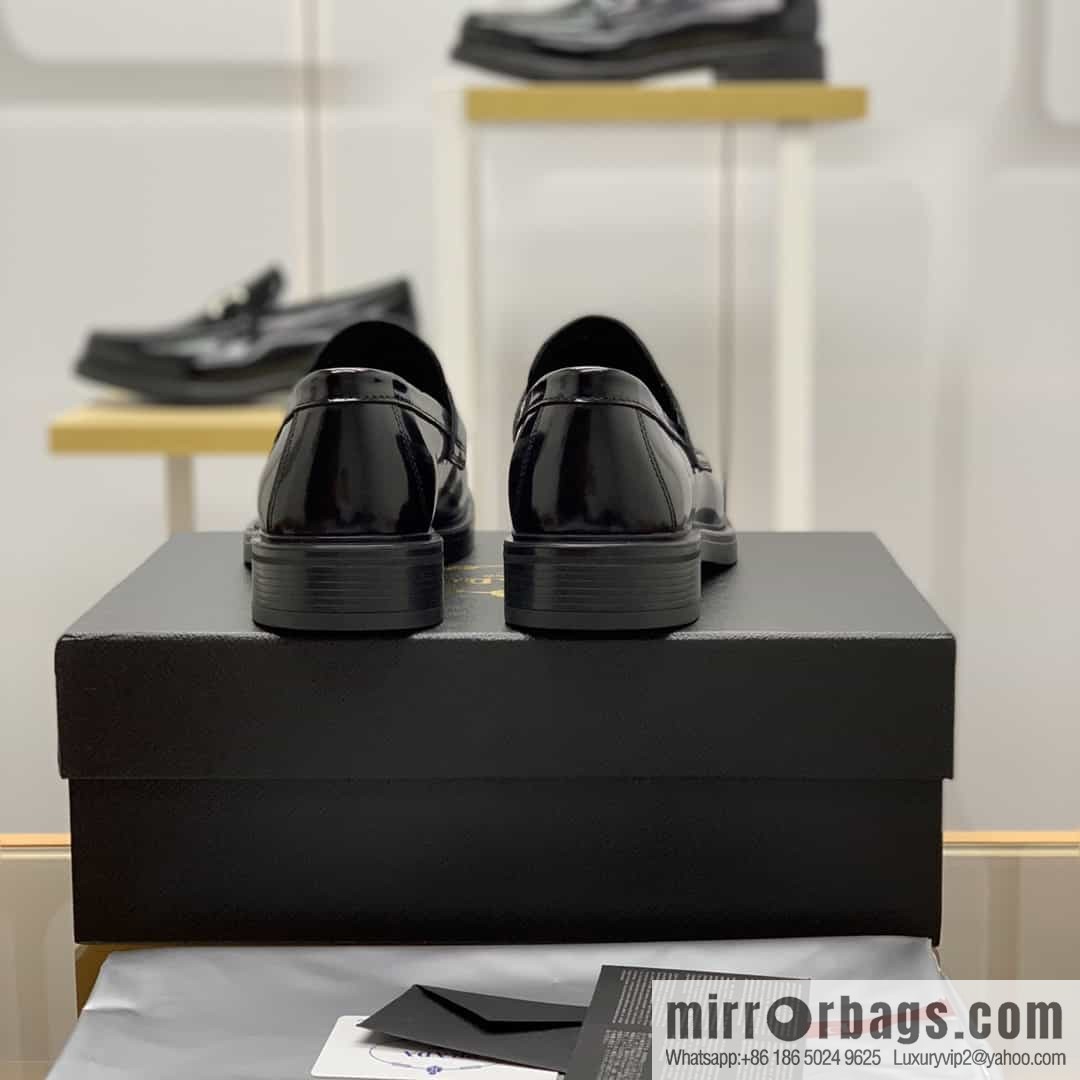 PRADA Prada men's loafers crafted in black smooth cow leather (fabric)