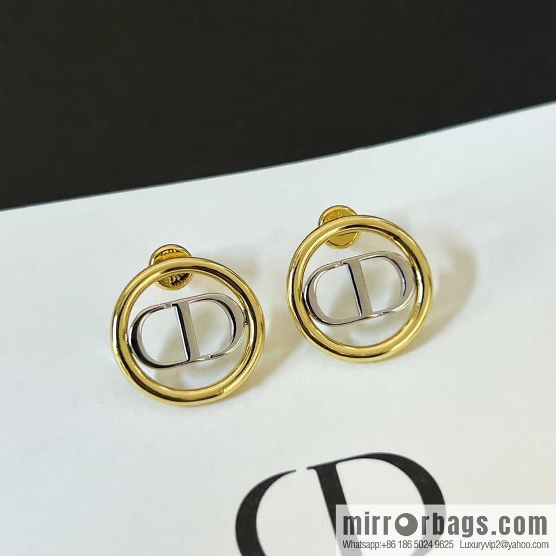 New ☑️ DIOR CD stud earrings