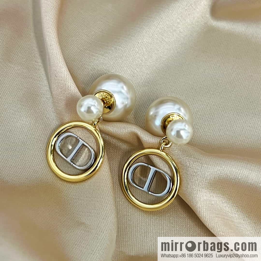New ☑️ DIOR size pearl CD stud earrings
