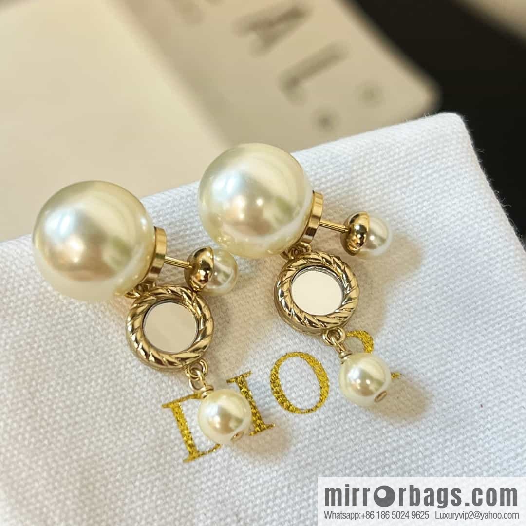 New ☑️ DIOR size pearl mirror stud earrings