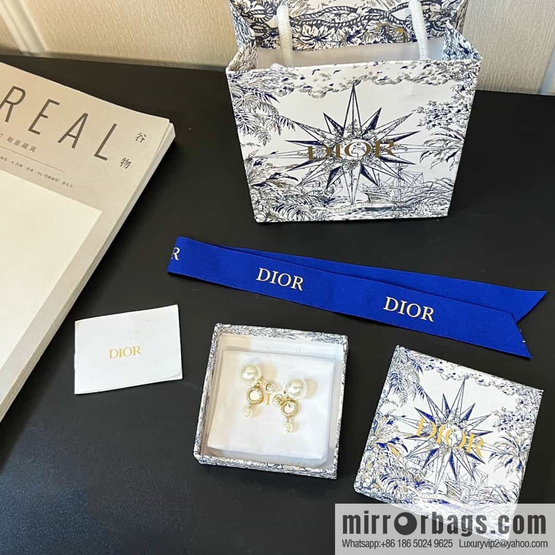 New ☑️ DIOR size pearl mirror stud earrings