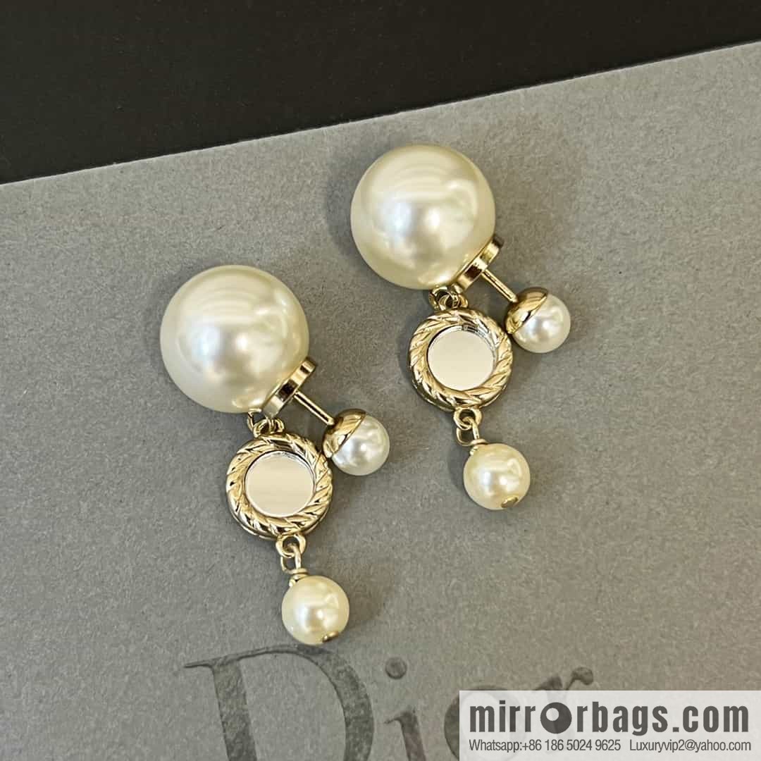 New ☑️ DIOR size pearl mirror stud earrings