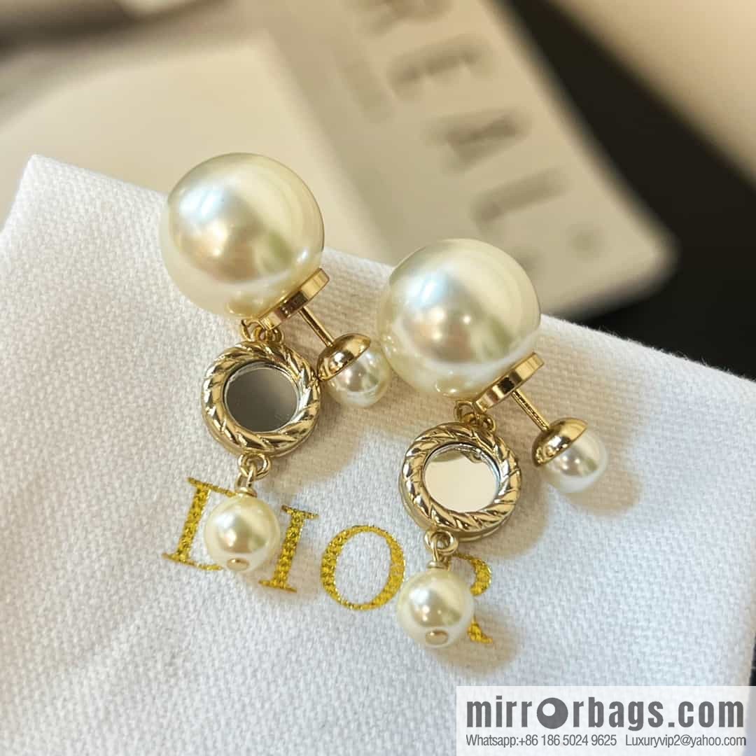 New ☑️ DIOR size pearl mirror stud earrings