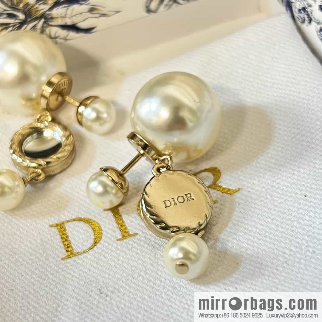 New ☑️ DIOR size pearl mirror stud earrings