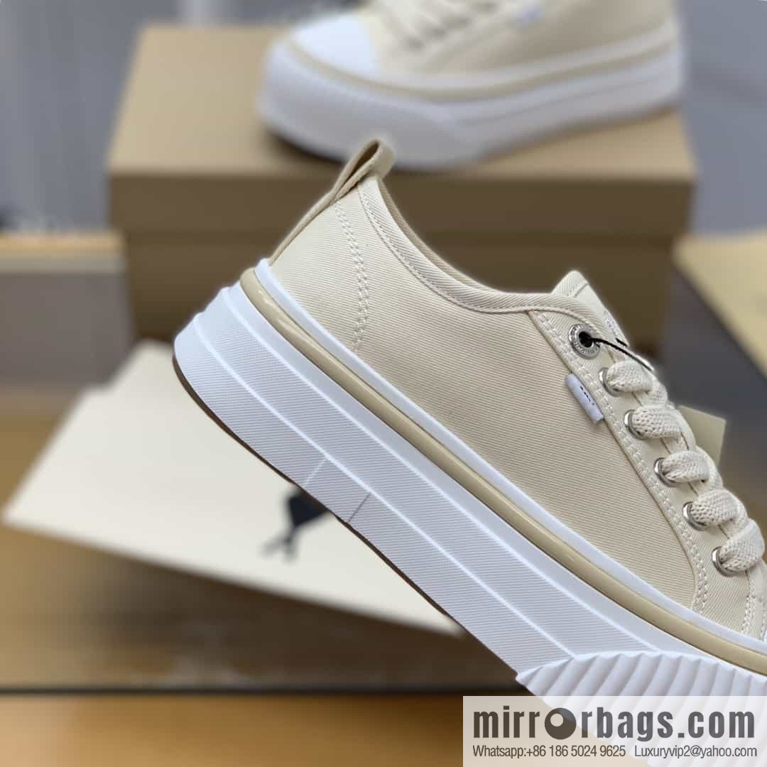 AMI new women's lace-up low-top thick-soled muffin shoes