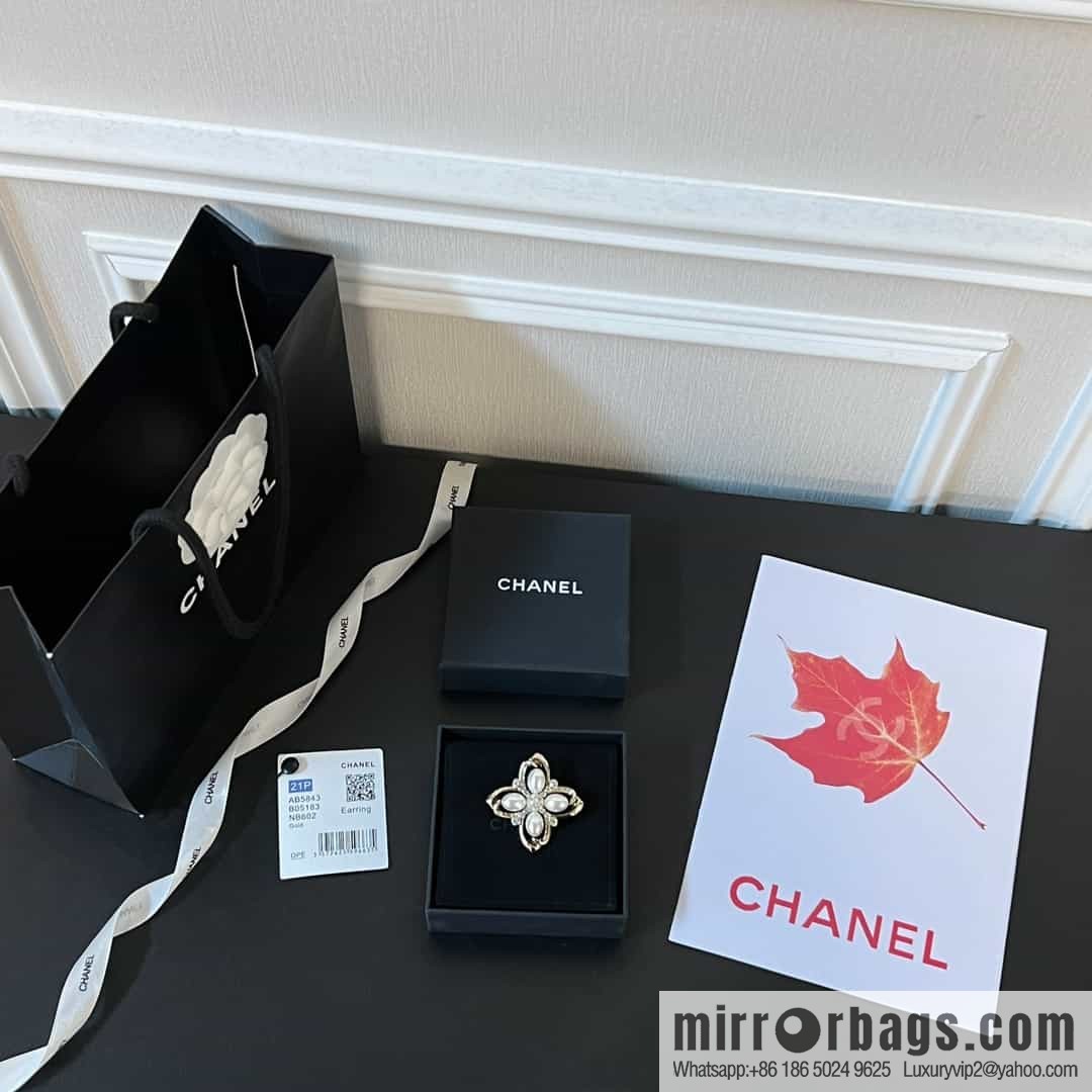 New ☑️ Chanel Double C Clover Pearl Brooch