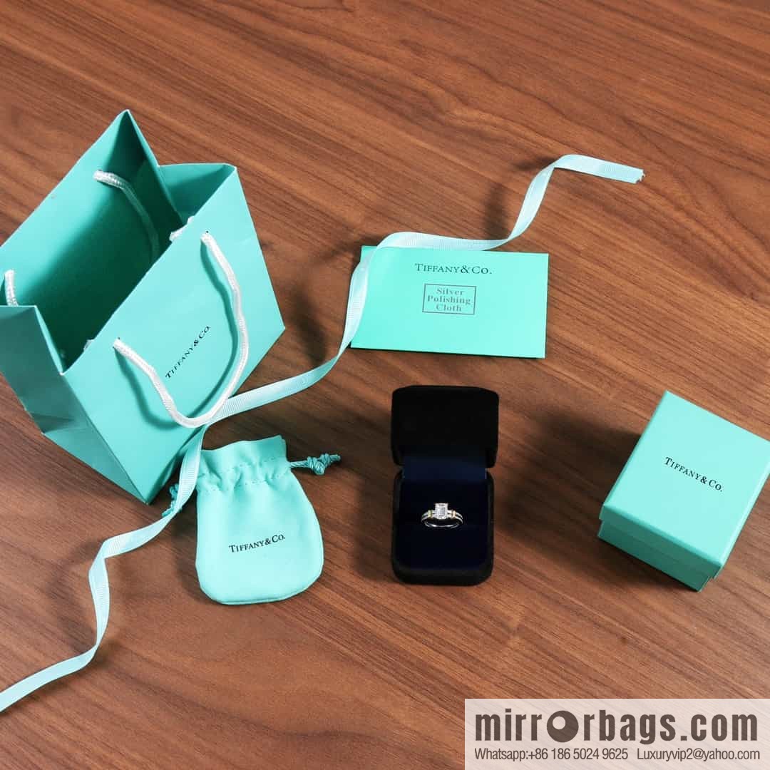 New ☑️ TIFFANY & Co. Tiffany color square white diamond ring