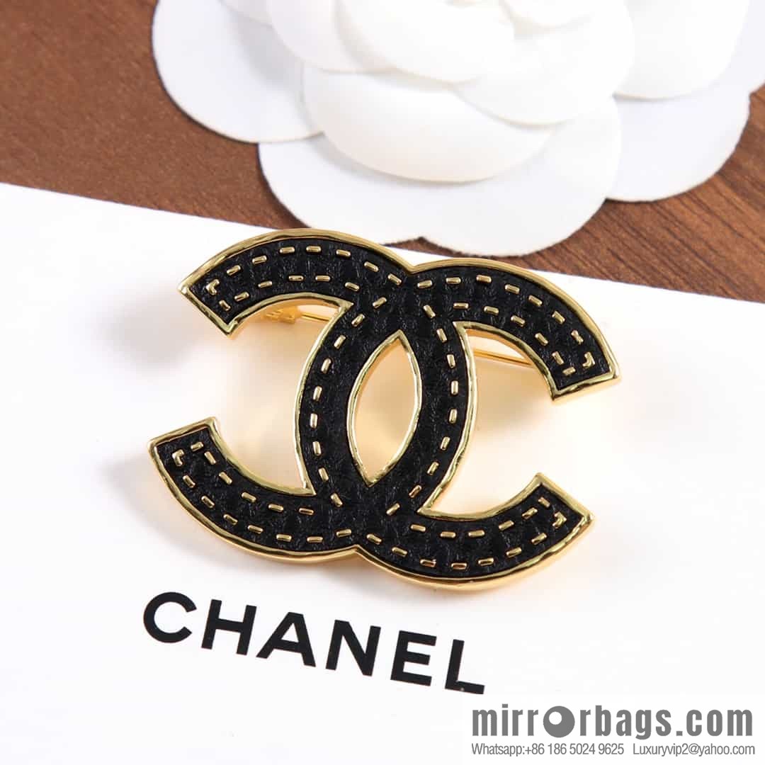 New ☑️ Chanel Double C Black Leather Brooch