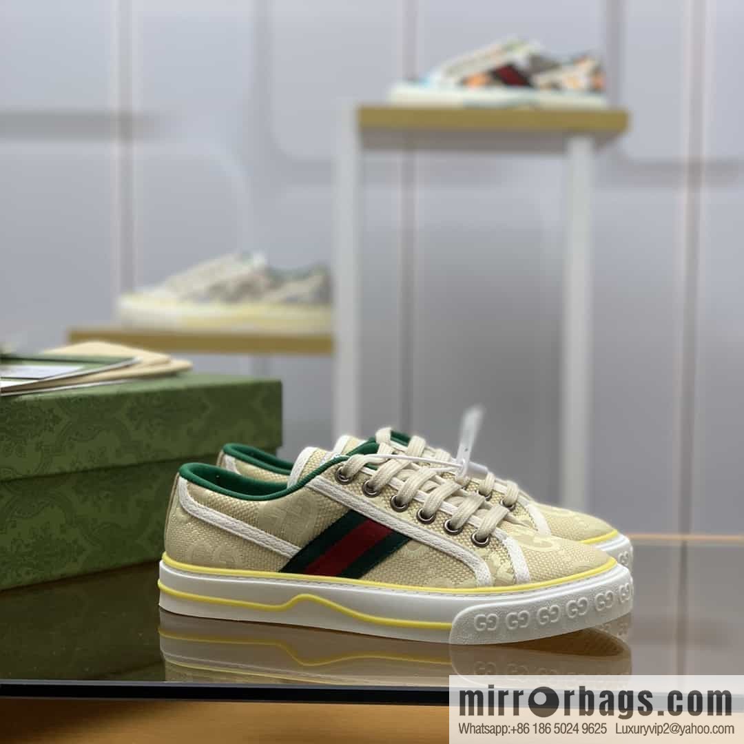 Gucci Gucci uses beige and light purple super double G canvas sneakers
