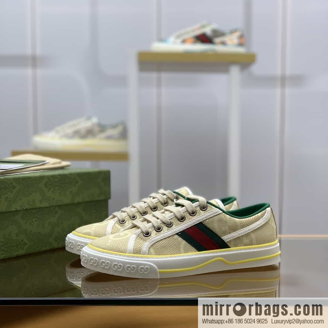 Gucci Gucci uses beige and light purple super double G canvas sneakers