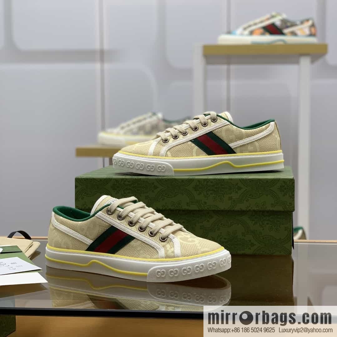 Gucci Gucci uses beige and light purple super double G canvas sneakers