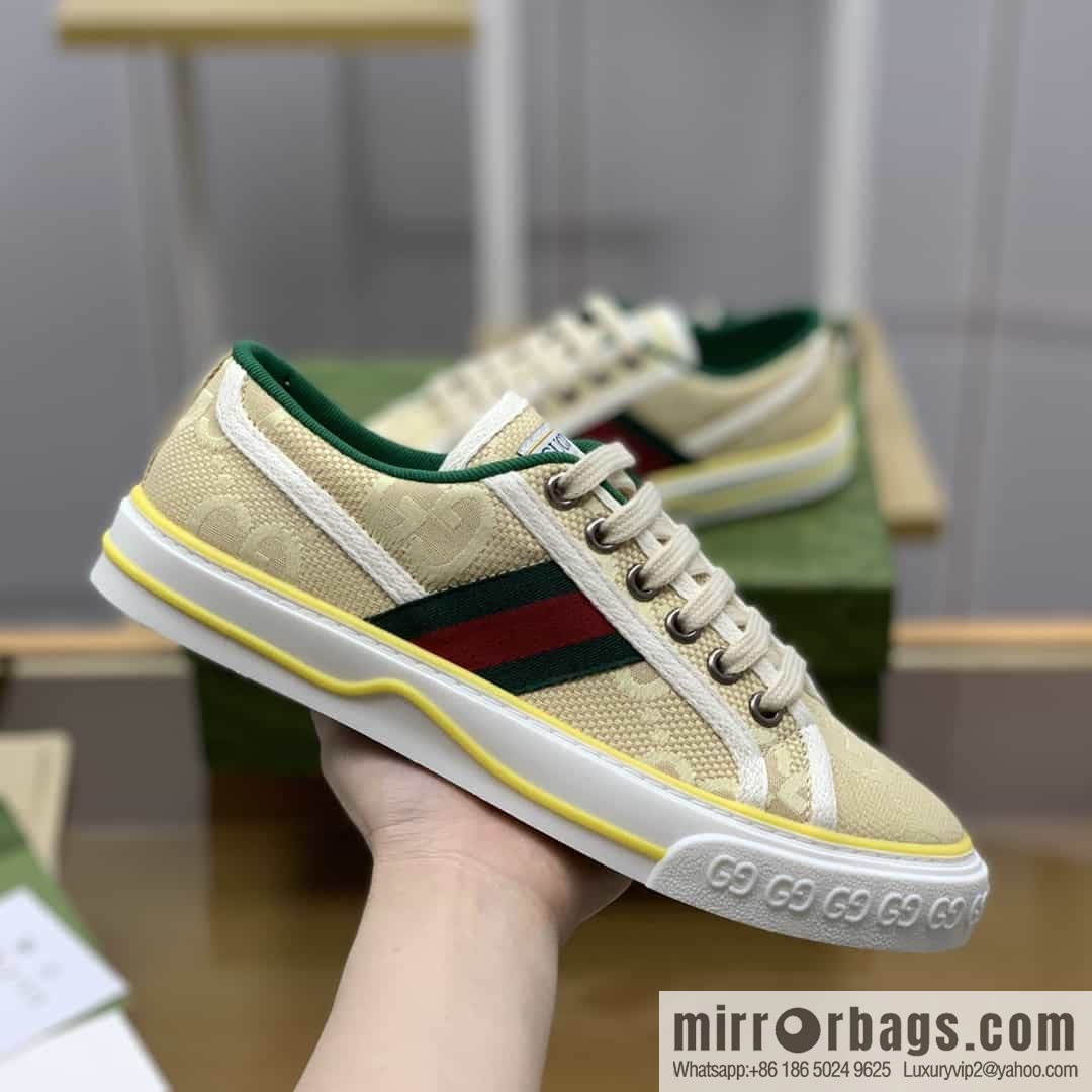 Gucci Gucci uses beige and light purple super double G canvas sneakers