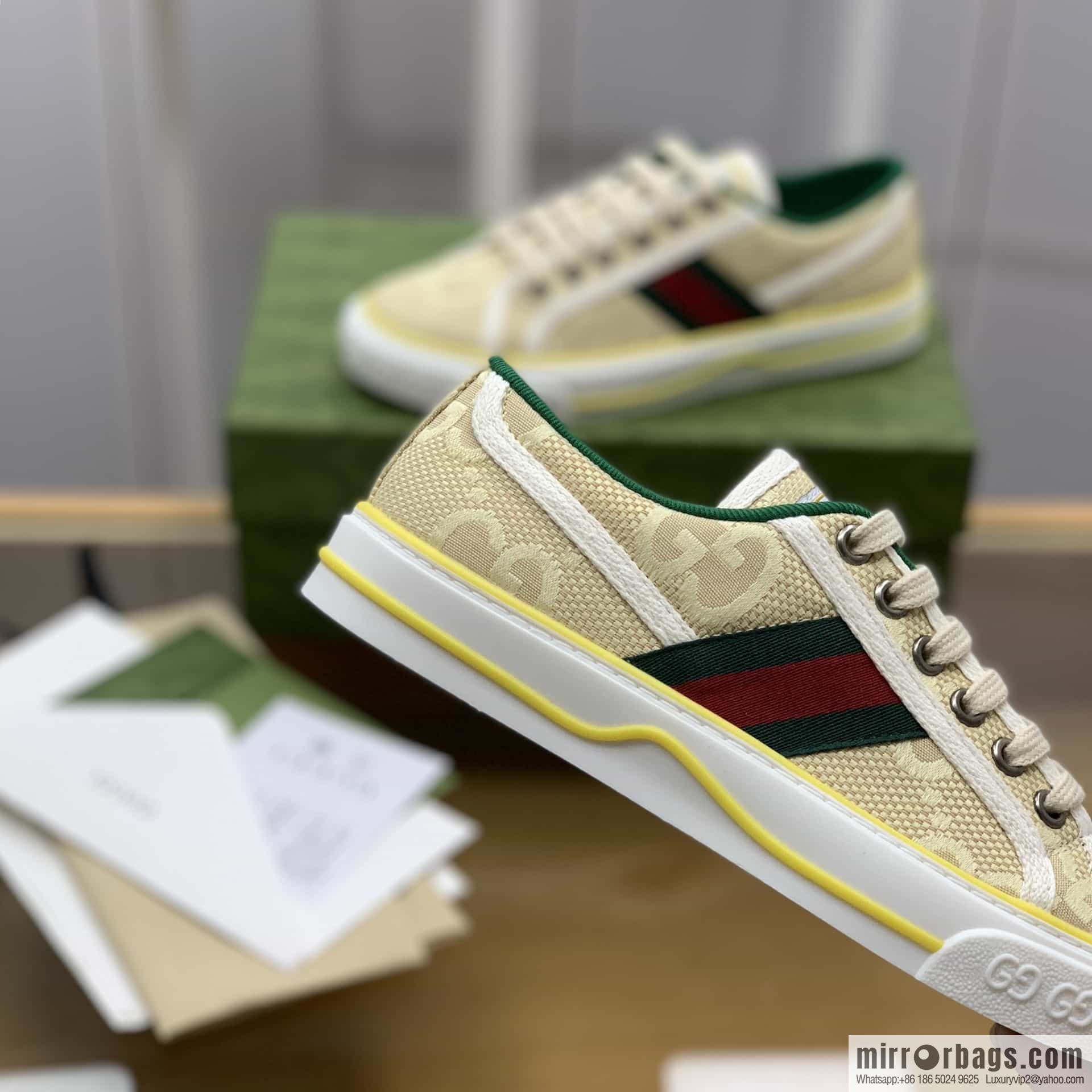 Gucci Gucci uses beige and light purple super double G canvas sneakers