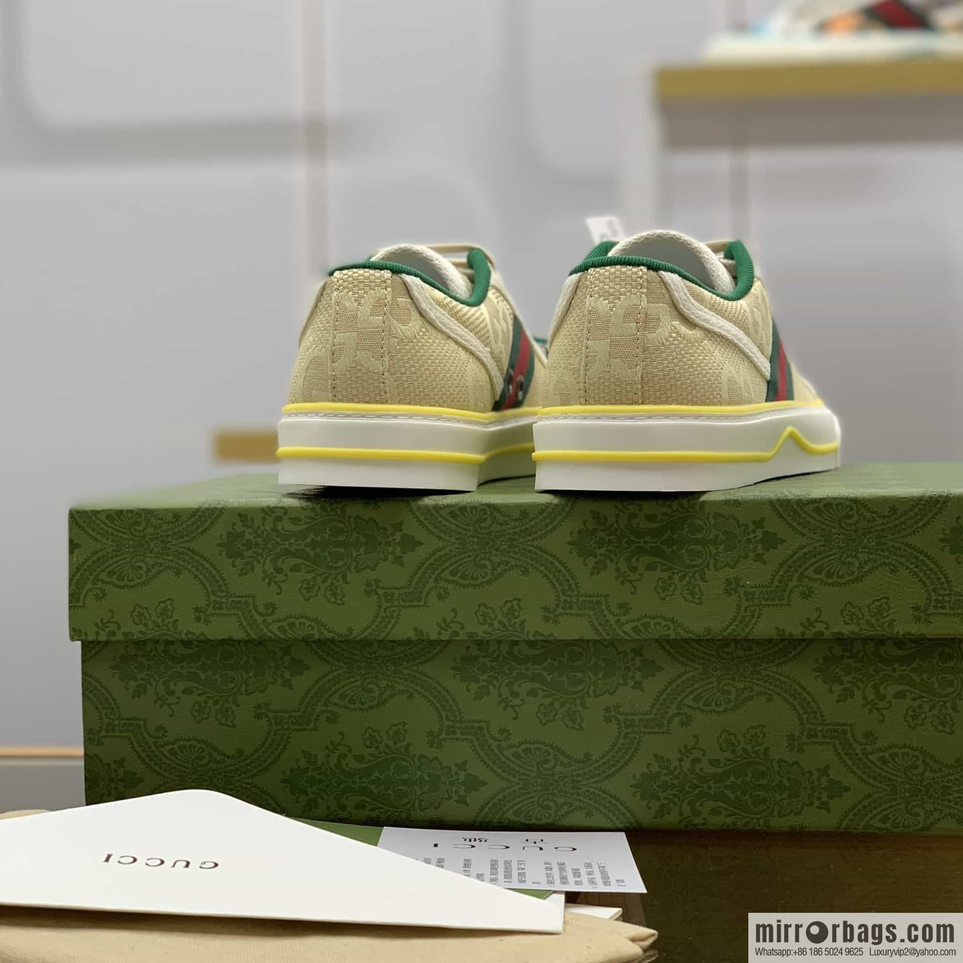 Gucci Gucci uses beige and light purple super double G canvas sneakers