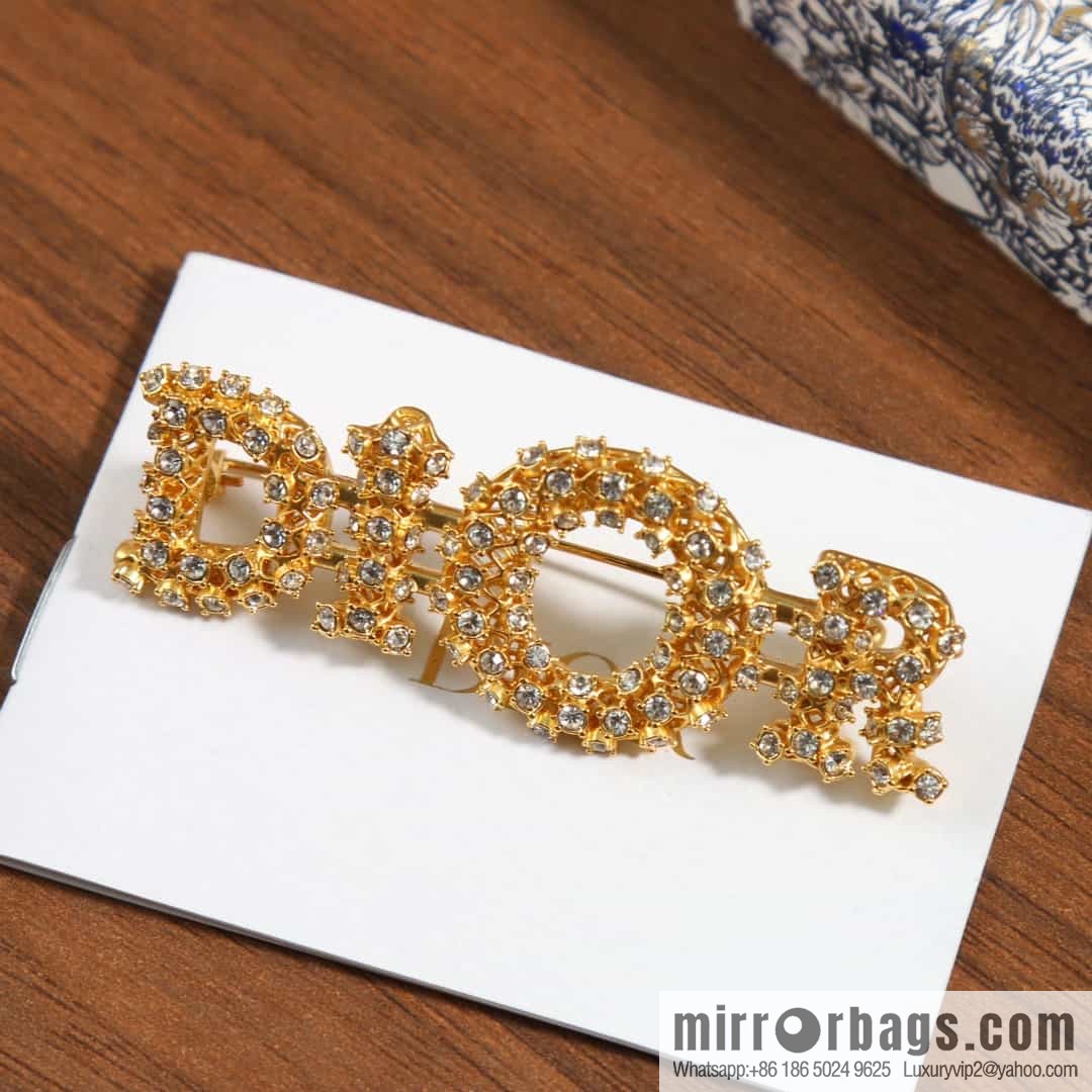 New ☑️ DIOR Dior hollowed out full diamond letter brooch
