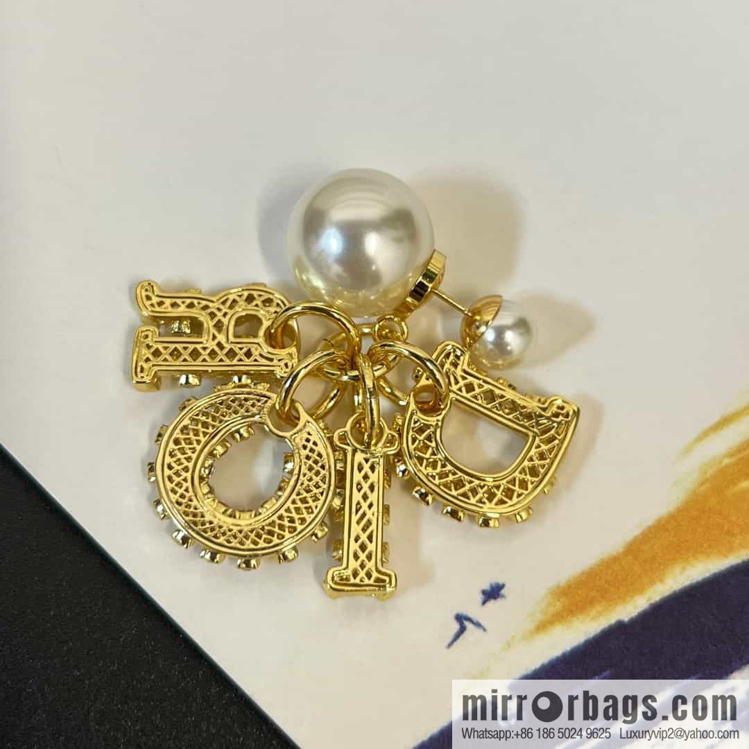 New ☑️ DIOR Dior size pearl hollow full diamond stud earrings