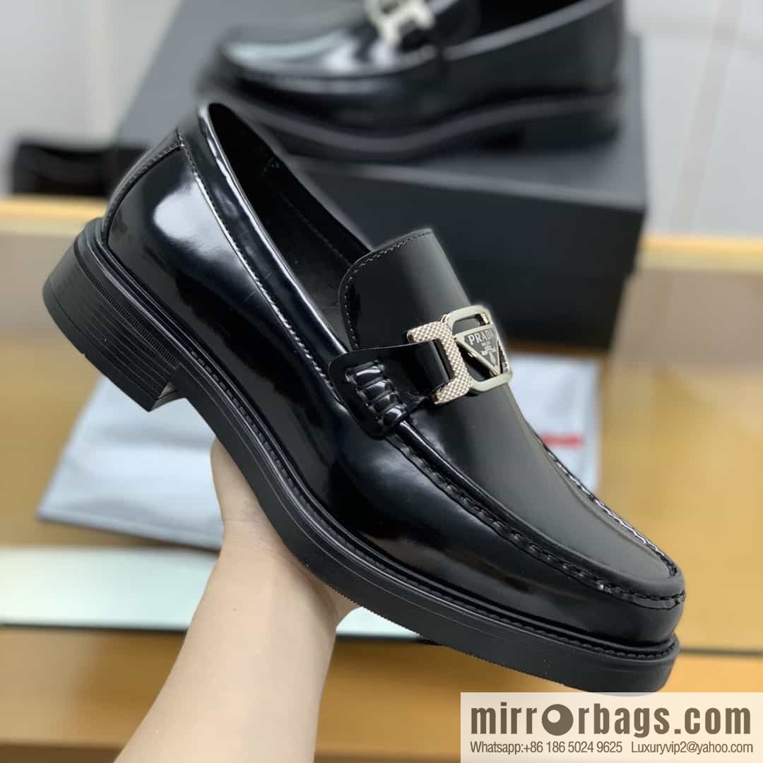 PRADA Prada men's loafers crafted in black smooth cow leather (fabric)