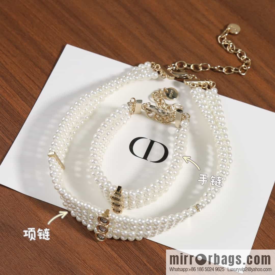 New ☑️ DIOR Dior 4-layer pearl necklace, bracelet