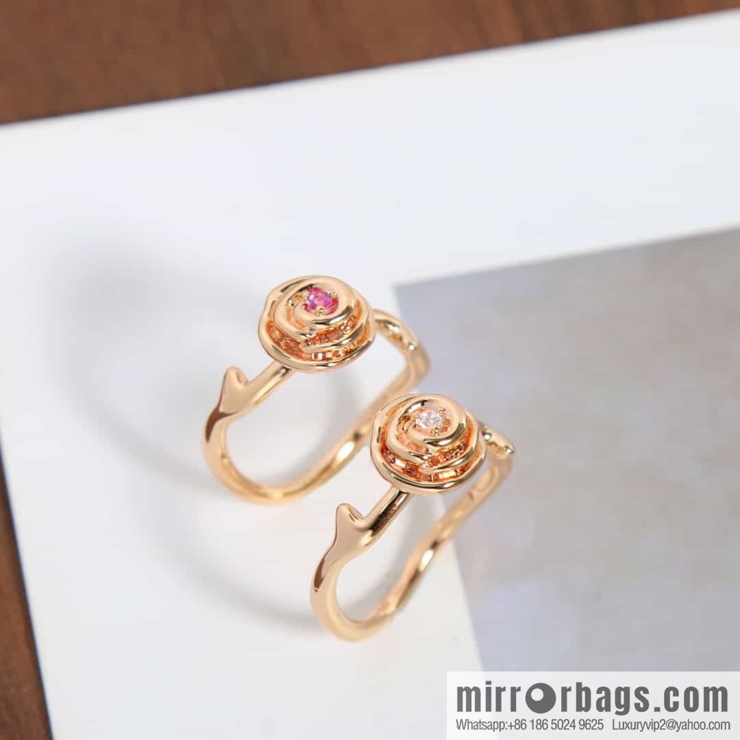 New ☑️ DIOR rose ring