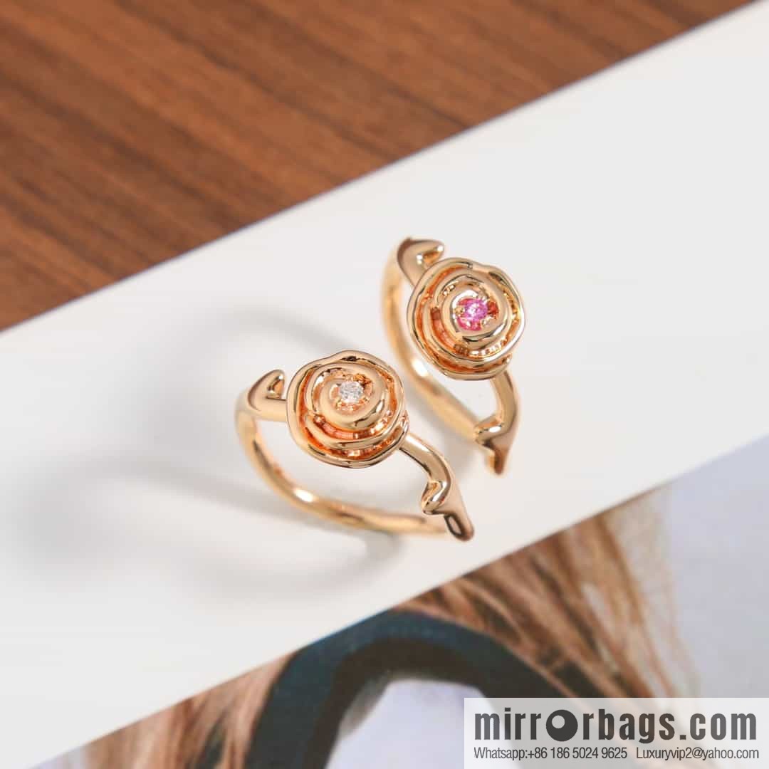 New ☑️ DIOR rose ring