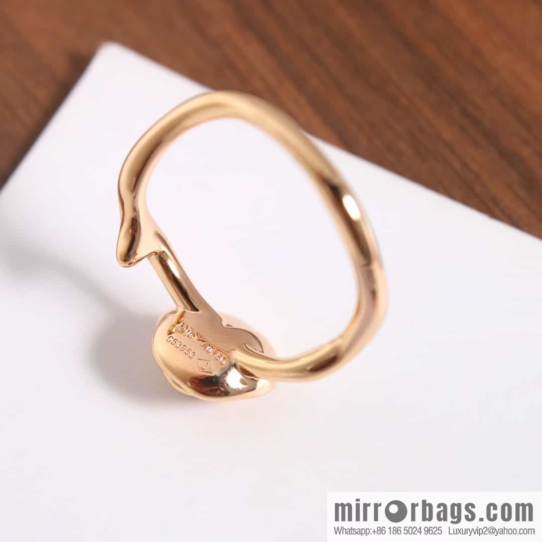 New ☑️ DIOR rose ring