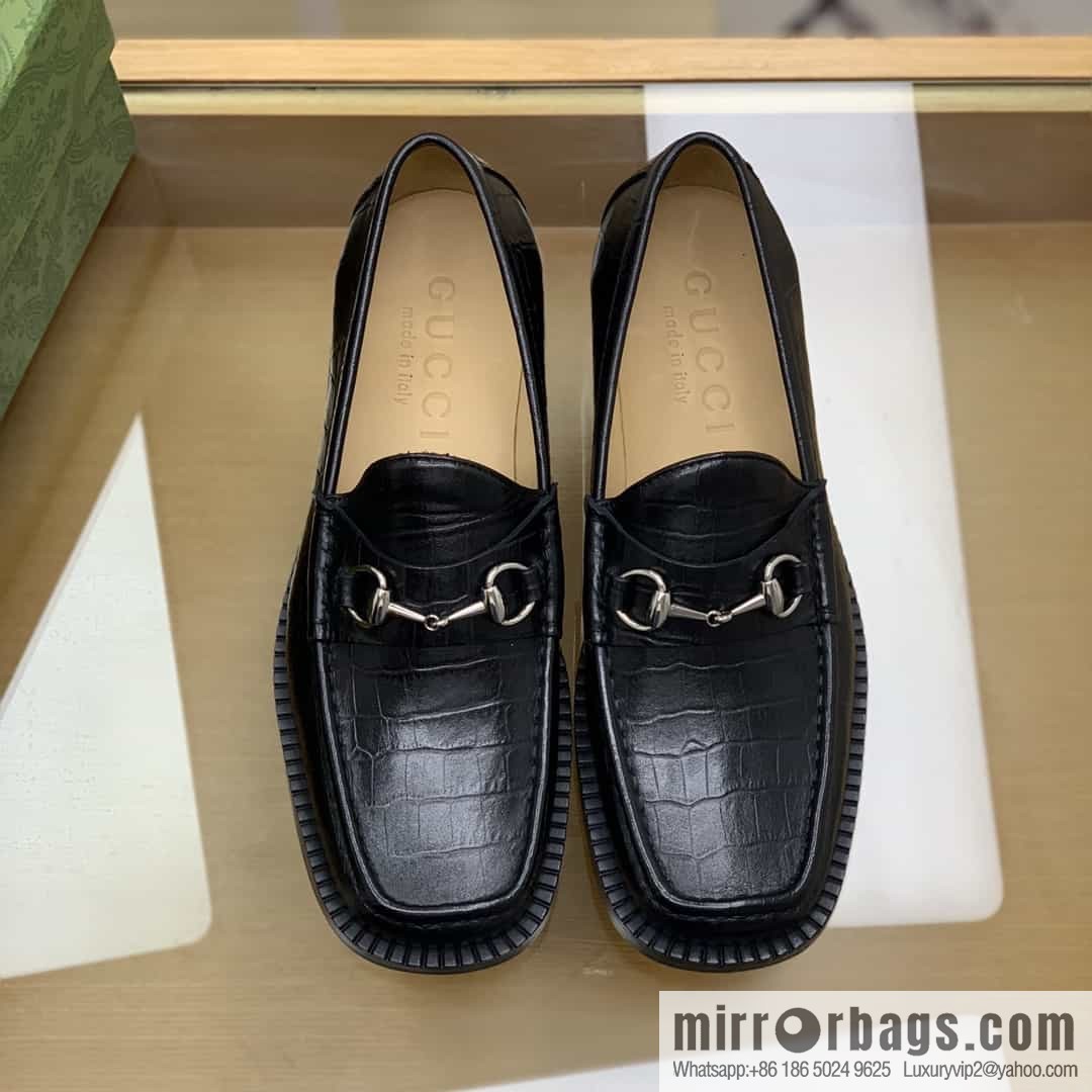 Gucci Gucci uses black smooth cow leather (fabric) carefully made men's loafers