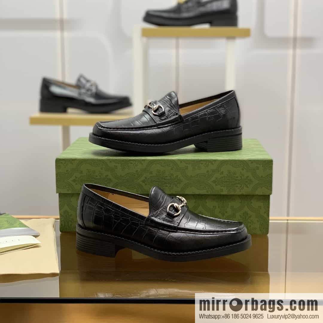 Gucci Gucci uses black smooth cow leather (fabric) carefully made men's loafers