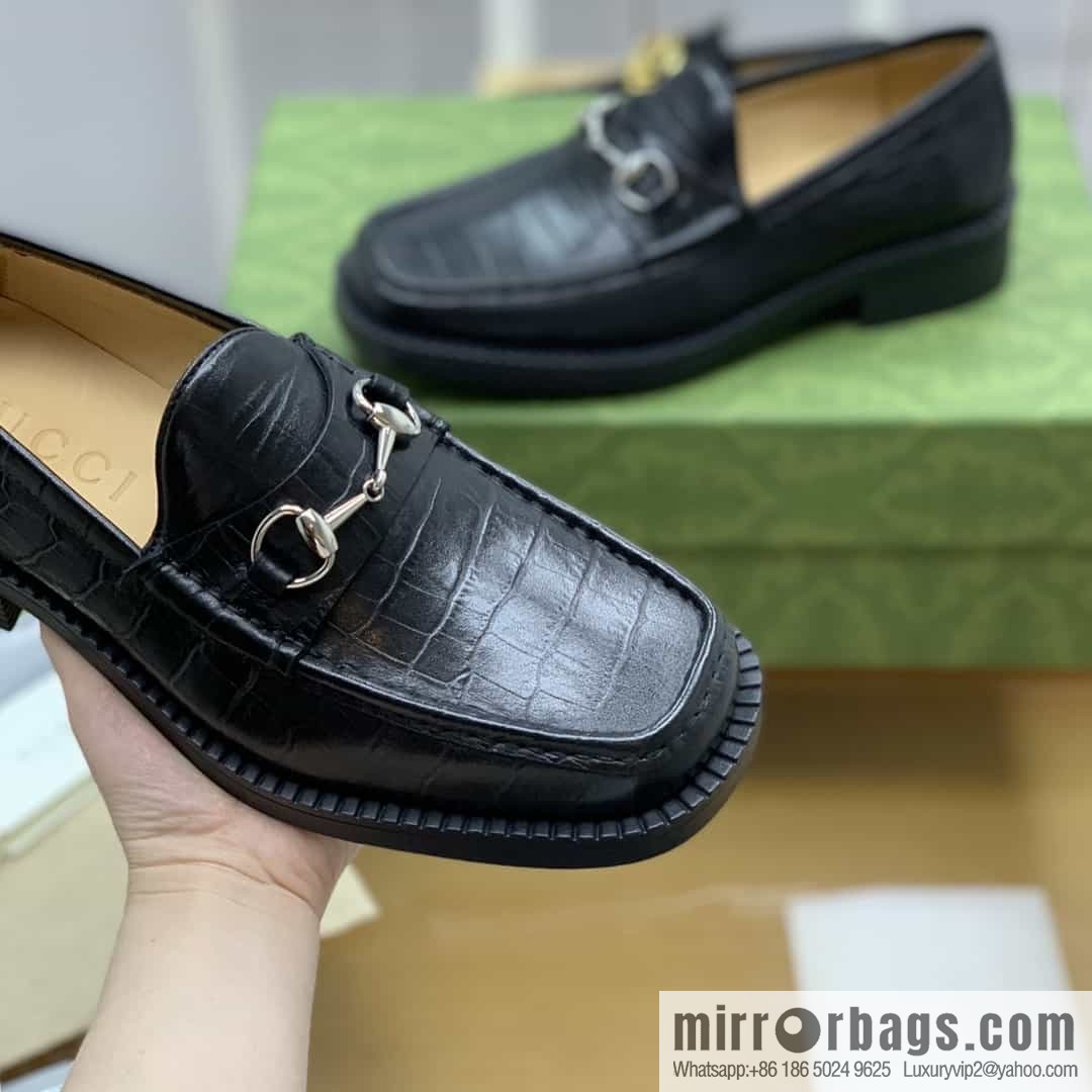 Gucci Gucci uses black smooth cow leather (fabric) carefully made men's loafers