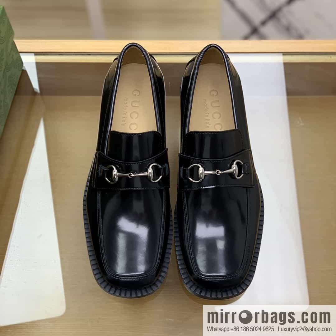 Gucci Gucci uses black smooth cow leather (fabric) carefully made men's loafers