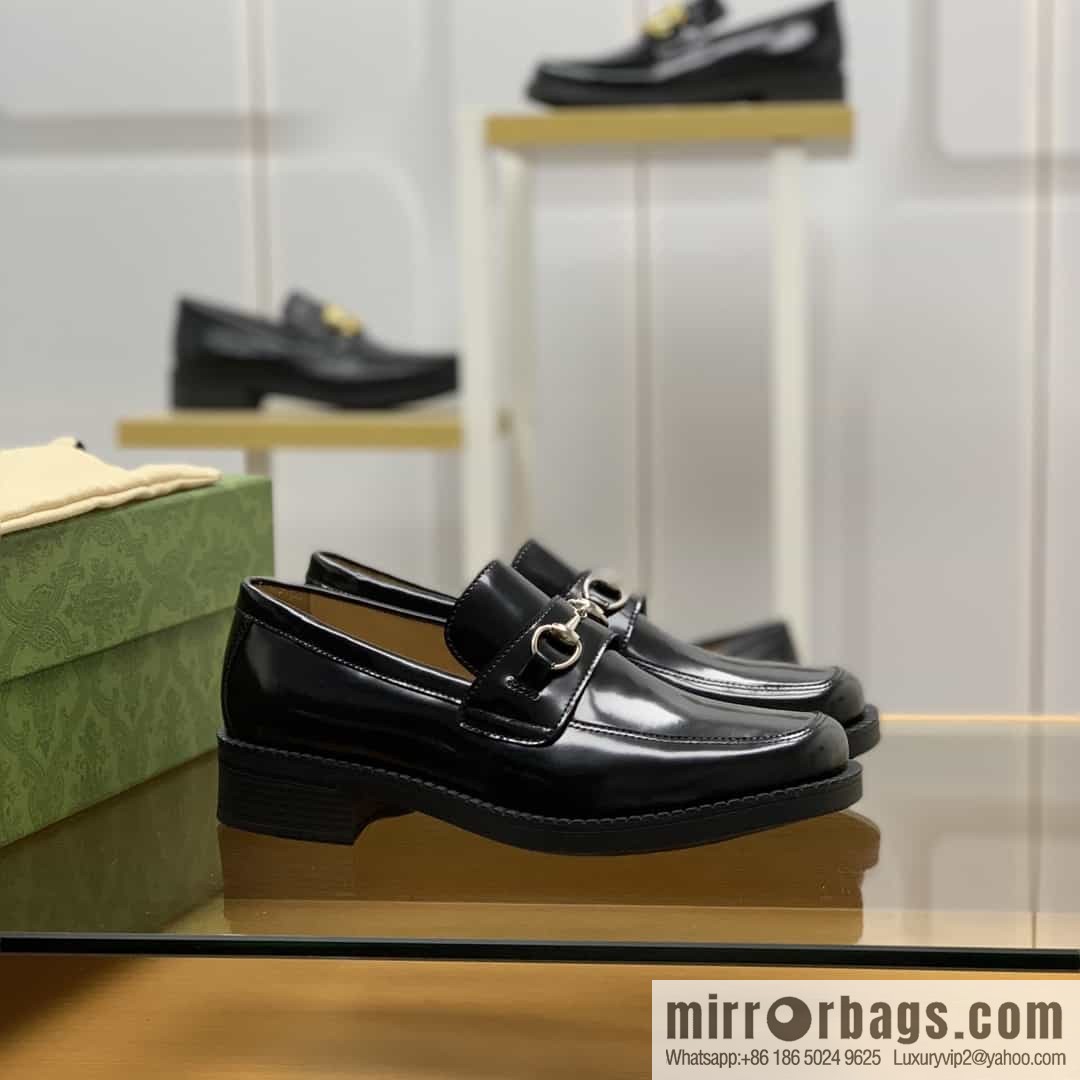 Gucci Gucci uses black smooth cow leather (fabric) carefully made men's loafers