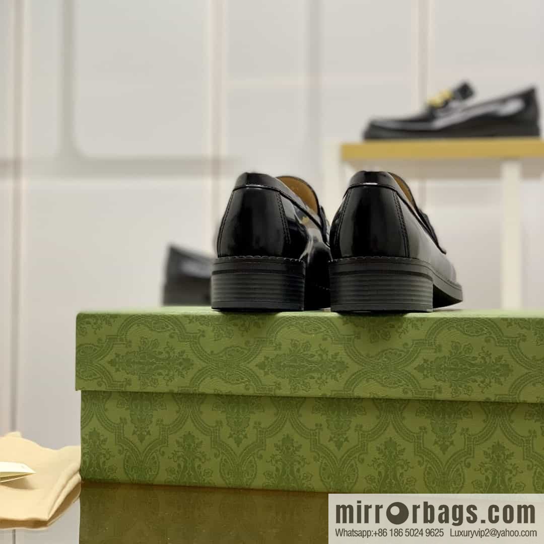 Gucci Gucci uses black smooth cow leather (fabric) carefully made men's loafers
