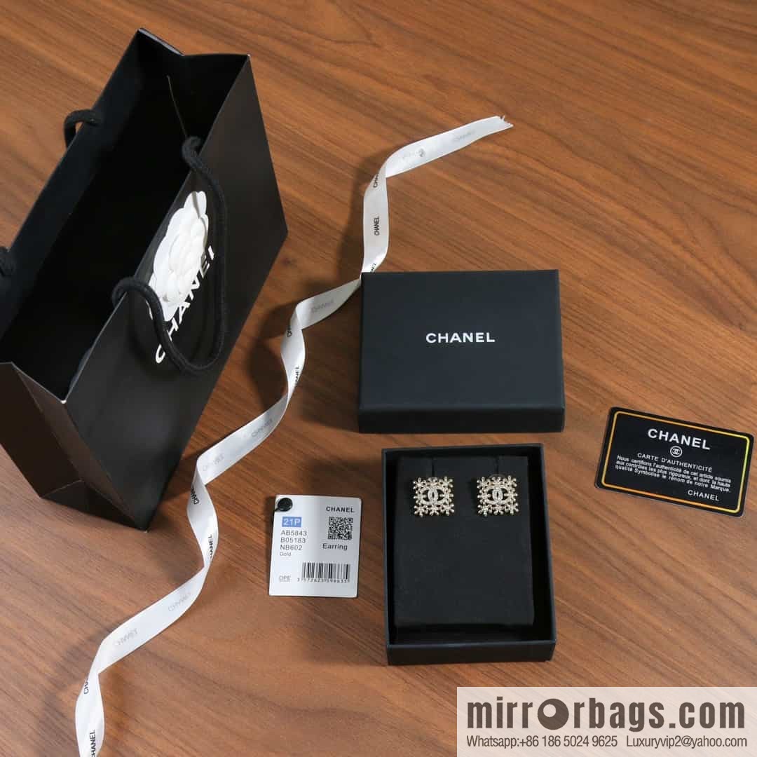 New ☑️ chanel c1 double c square flower stud earrings