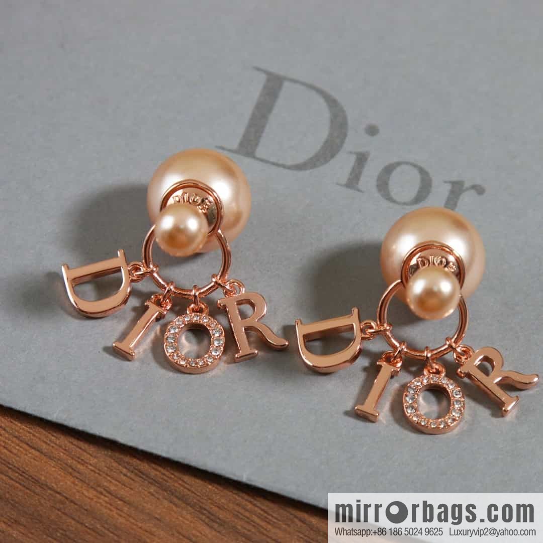 New ☑️ DIOR rose gold size pearl stud earrings