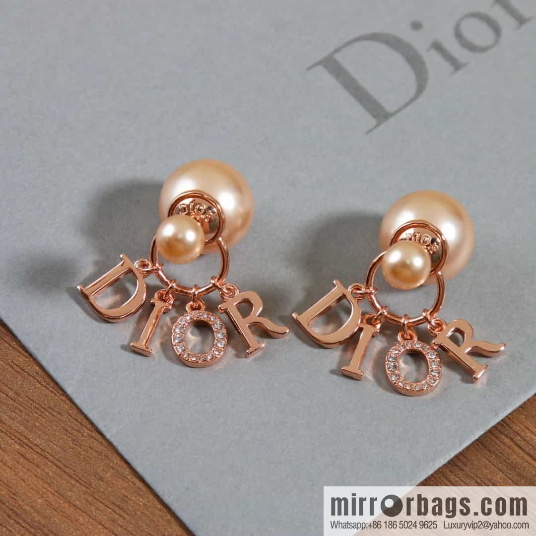 New ☑️ DIOR rose gold size pearl stud earrings