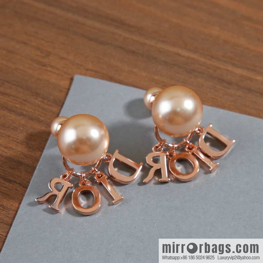 New ☑️ DIOR rose gold size pearl stud earrings