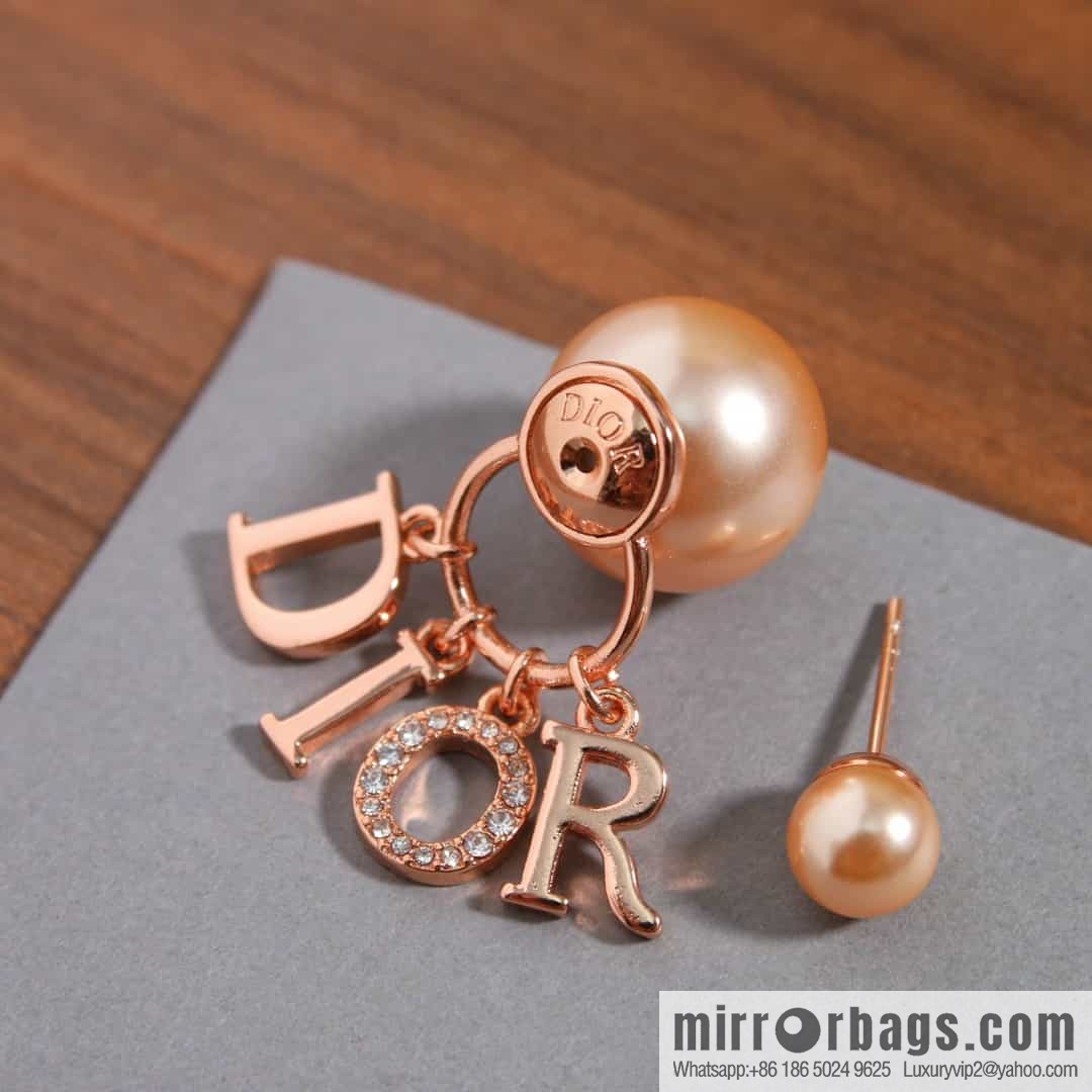 New ☑️ DIOR rose gold size pearl stud earrings