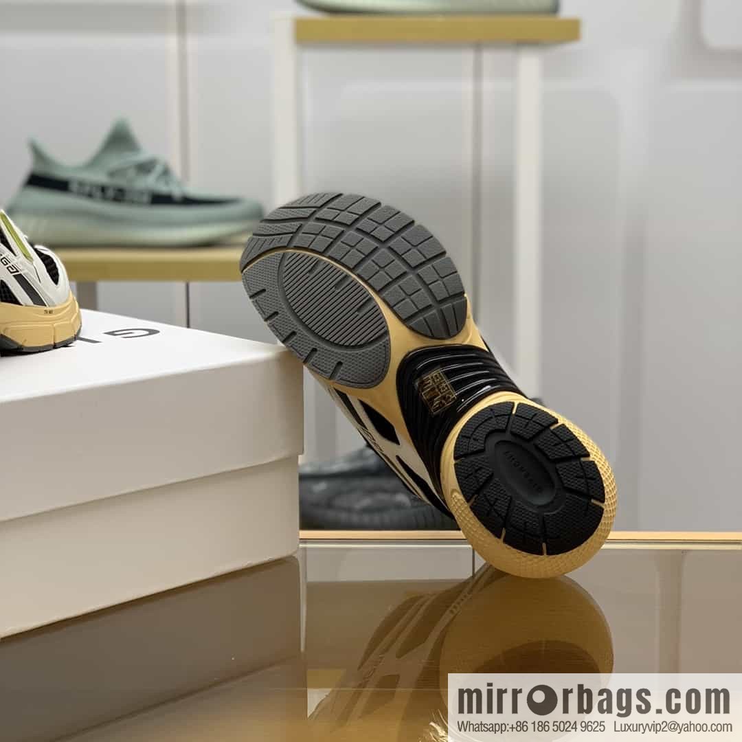 Givenchy, men's lace-up sneakers made of technologically knitted fabrics, synthetic leather and rubber