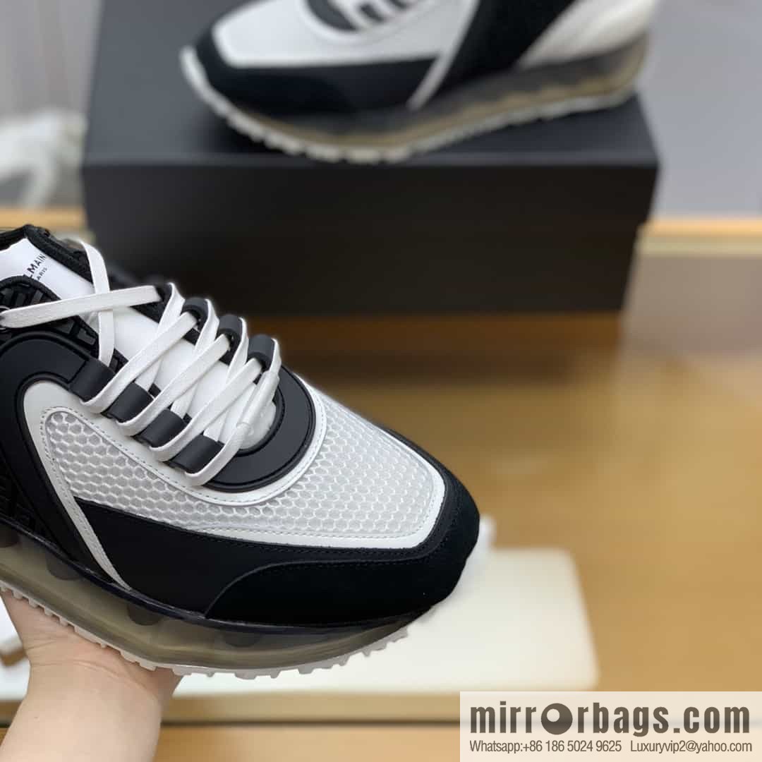 Givenchy Givenchy, made of calfskin ➕ polyester waterproof fabric ➕ velvet leather three materials patchwork men's casual sneakers