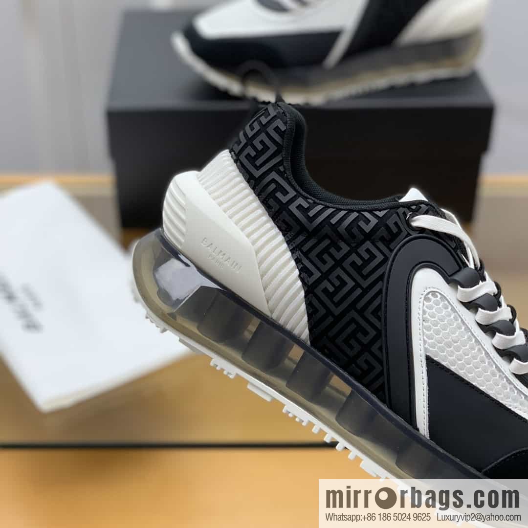 Givenchy Givenchy, made of calfskin ➕ polyester waterproof fabric ➕ velvet leather three materials patchwork men's casual sneakers