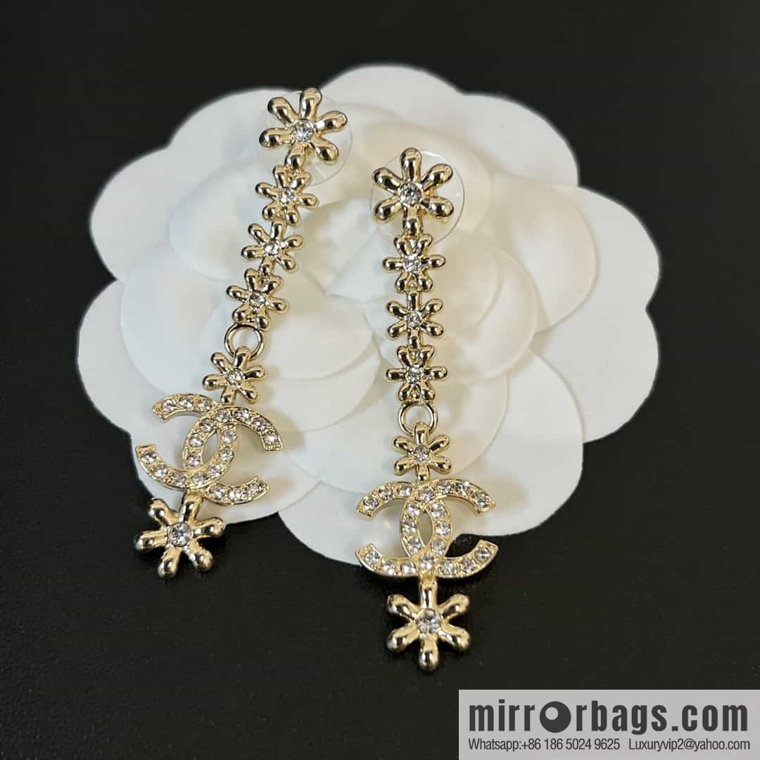 New ☑️ chanel c3 double c gold flower stud earrings