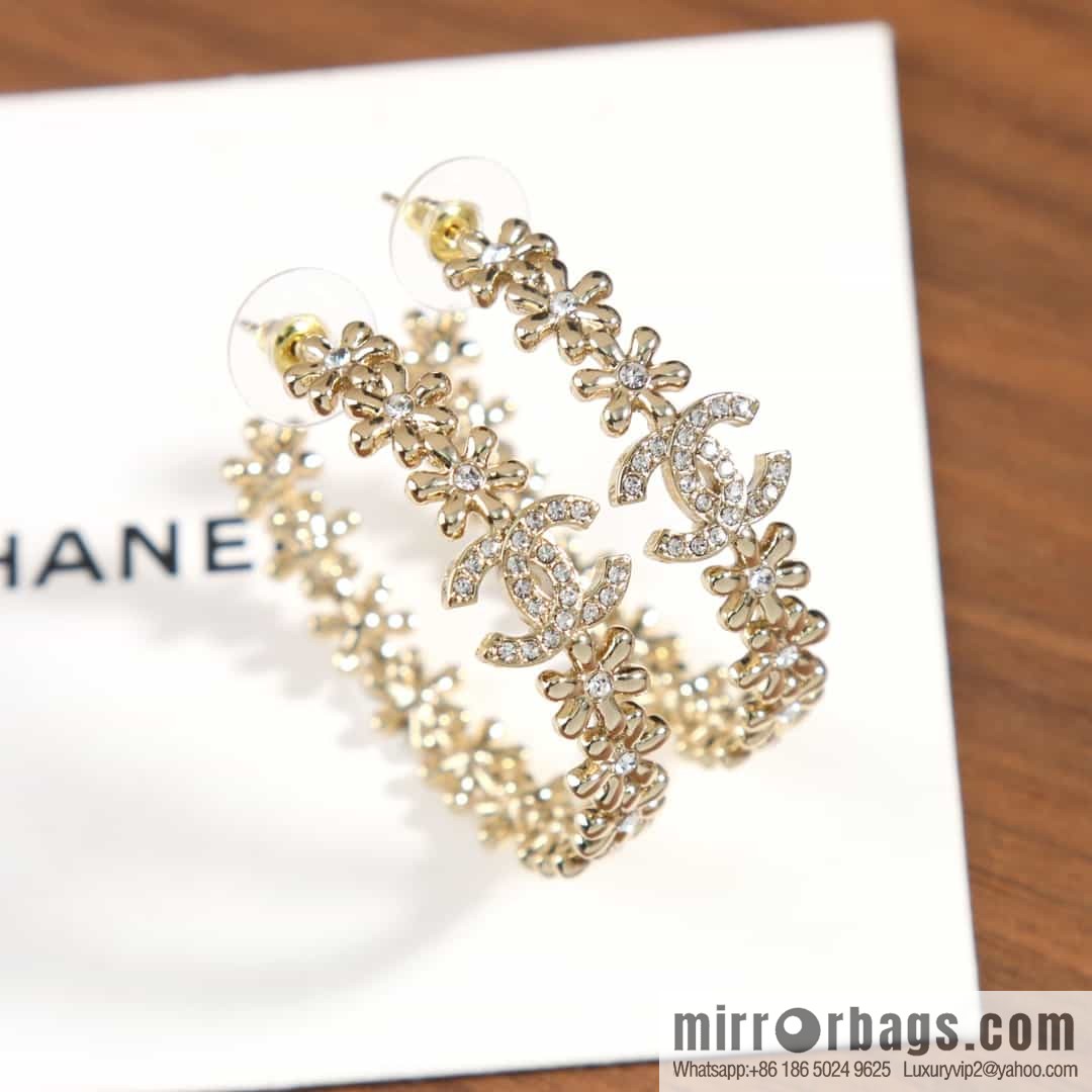 New ☑️ Chanel semi-round double c gold flower stud earrings