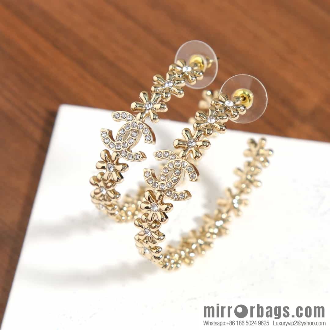 New ☑️ Chanel semi-round double c gold flower stud earrings