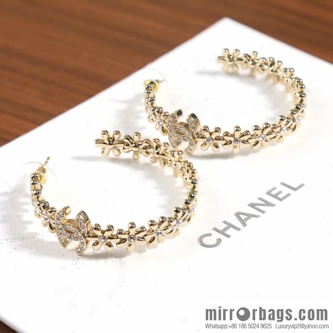 New ☑️ Chanel semi-round double c gold flower stud earrings