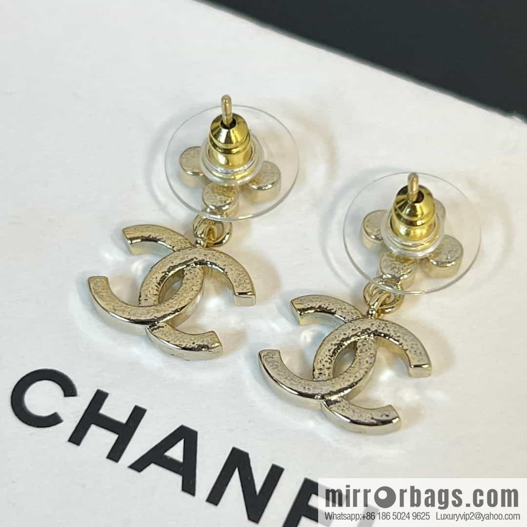 New ☑️ chanel c2 double c gold flower stud earrings