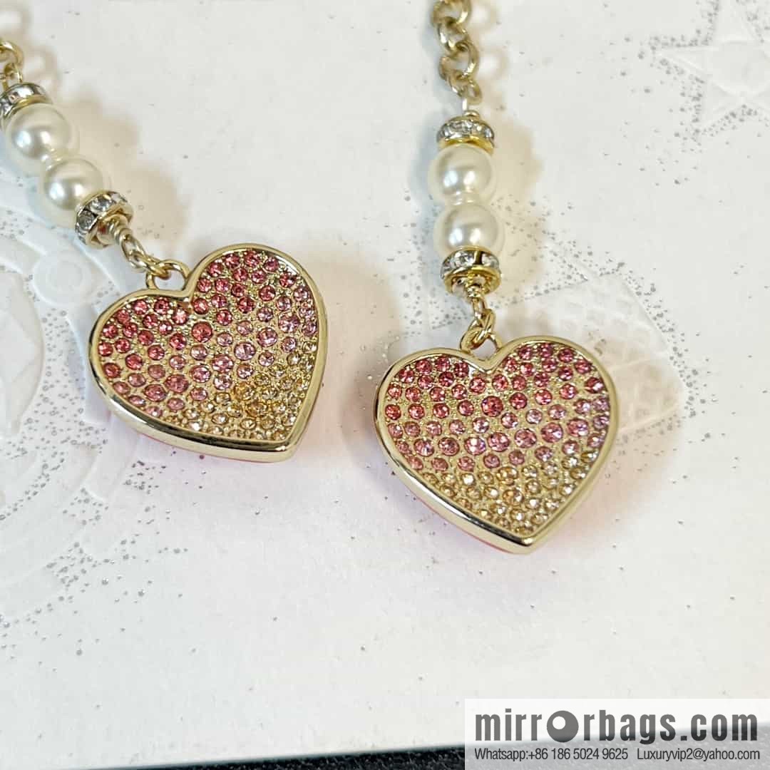 New ☑️ Chanel double c peach heart love stud earrings