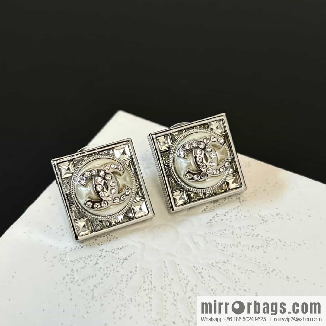 New ☑️ Chanel c1 double c square diamond stud earrings