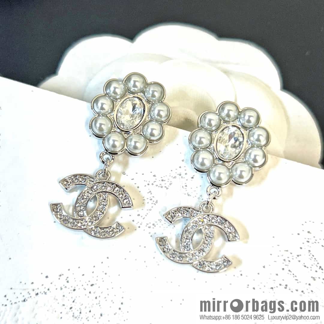 New ☑️ chanel c2 double c pearl stud earrings