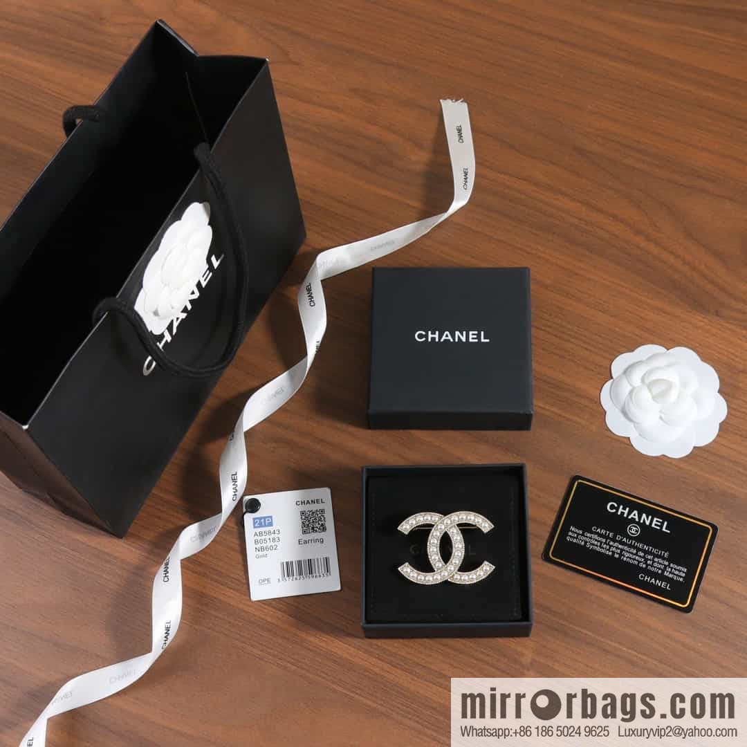New ☑️ Chanel Double C Pearl Brooch
